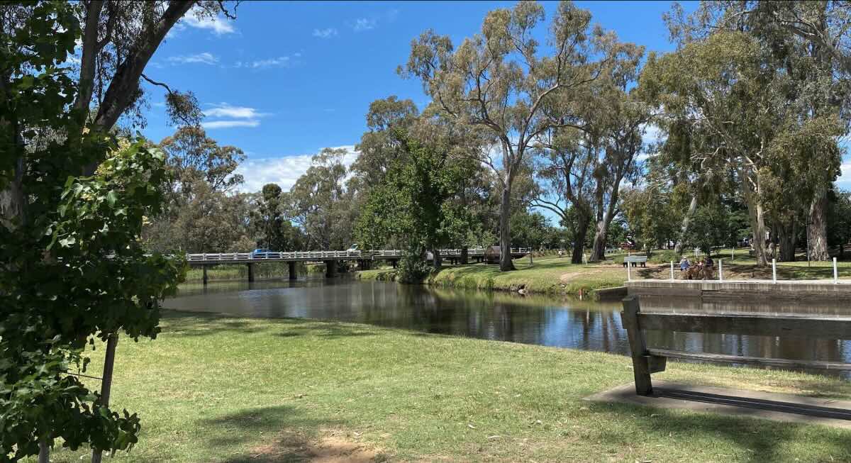 Euroa Caravan Park – Your Creek-Frontage Retreat in Victoria