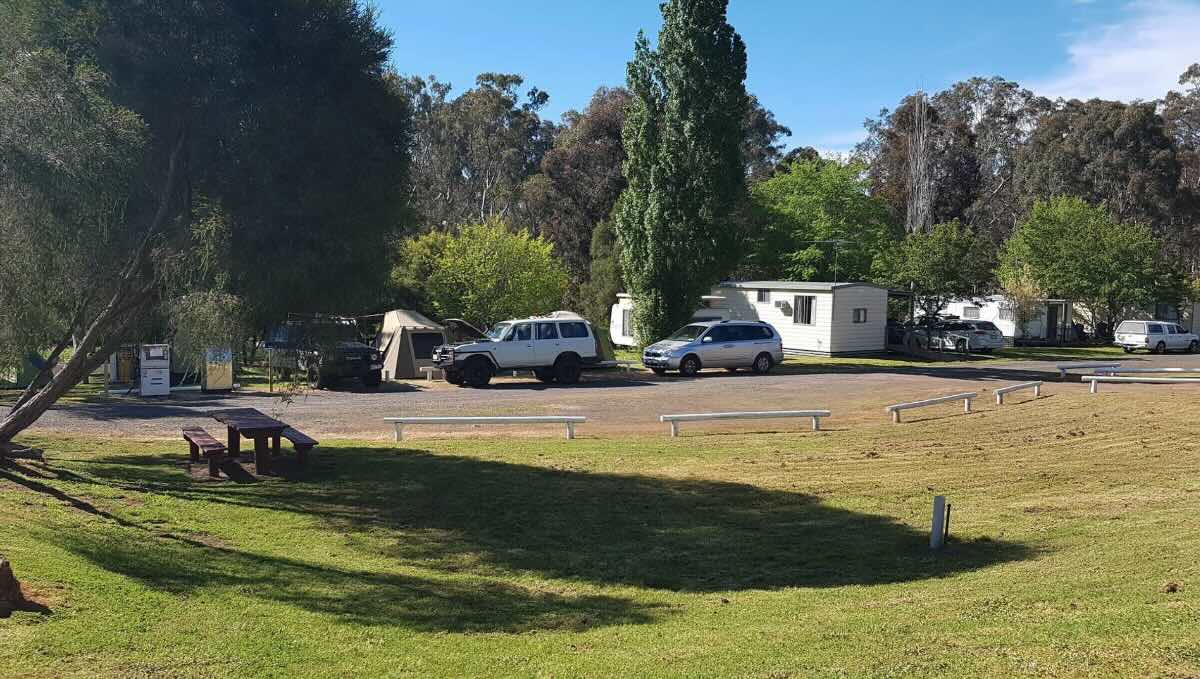 Balmoral Cafe & Caravan Park, VIC – Pet-Friendly Camping & Local Hub