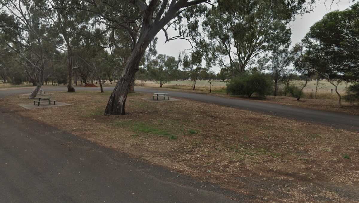 Burnt Creek Rest Area – Large Free Camp on the Western Highway