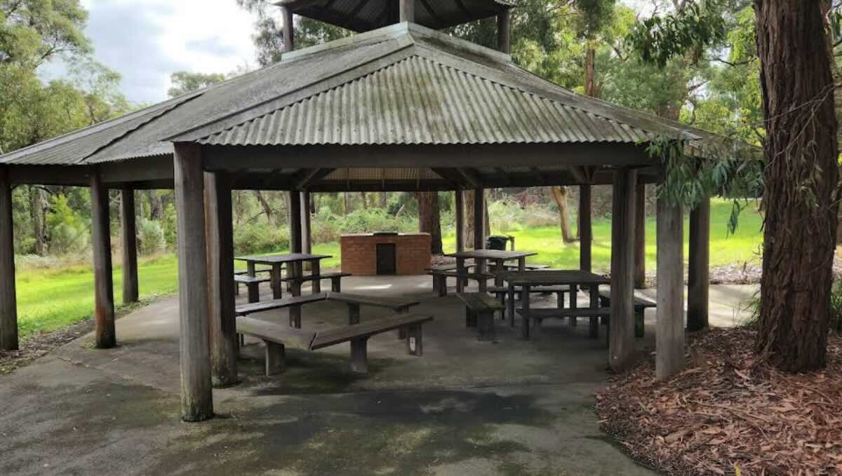 Garfield North Rest Area – Free Camping Near Gumbuya World | VIC