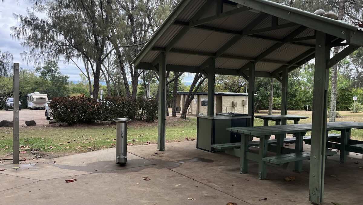 Saunders Beach Park Rest Area – Saunders Beach