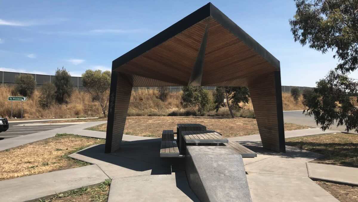 West Bound Rest Area – Free Camping on the Princes Freeway (M1)