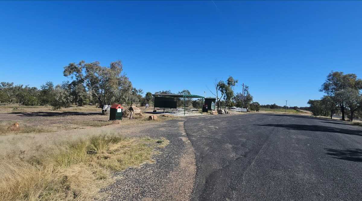 Big Emu Rest Area, Lightning Ridge