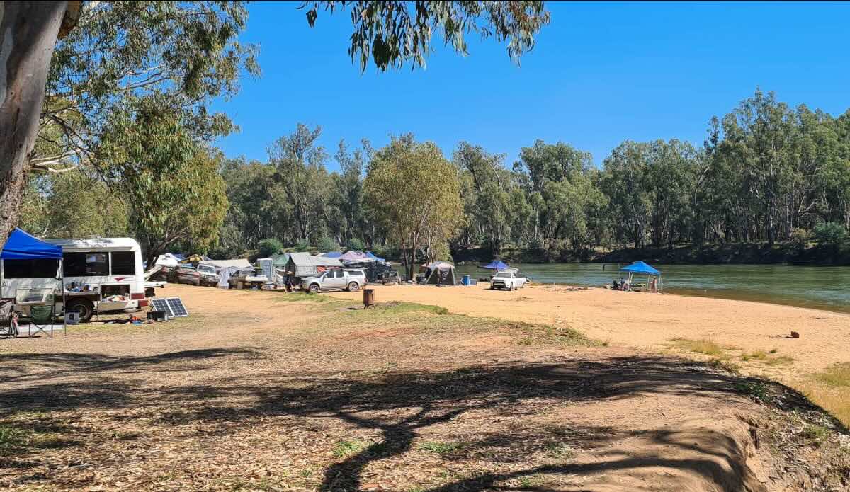 Bourkes Beach No 2, Burramine – A Spacious Riverside Haven for Campers