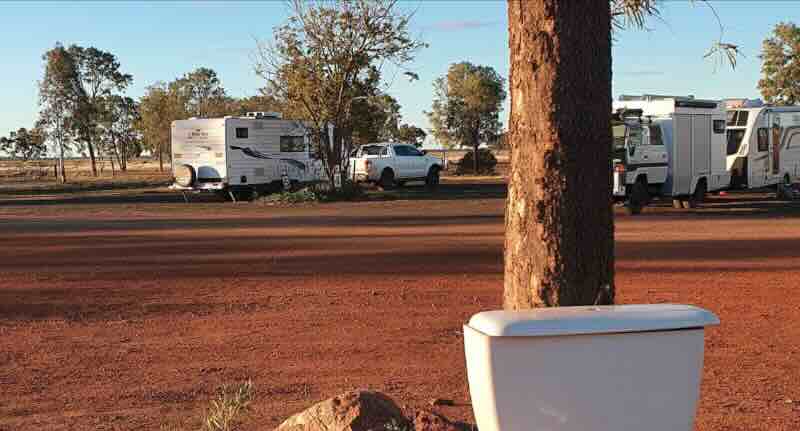 Bush Tucker Inn and Caravan Park
